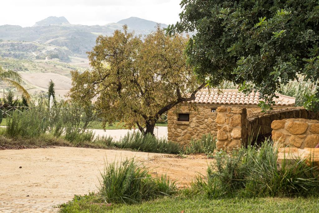 Agriturismo Feudo Muxarello Aragona Eksteriør billede