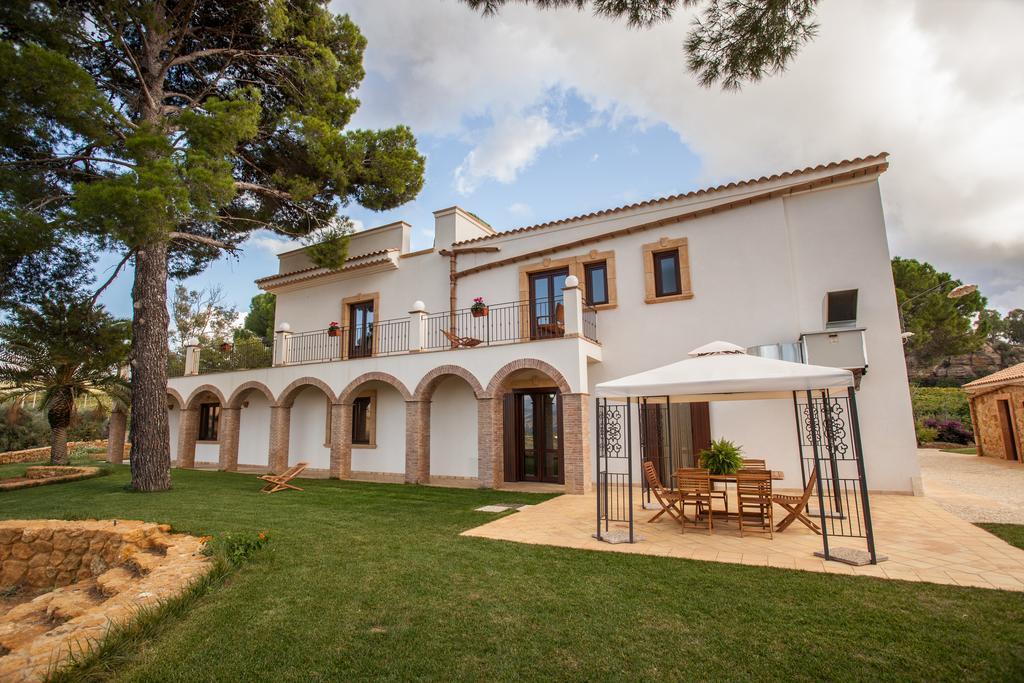 Agriturismo Feudo Muxarello Aragona Eksteriør billede