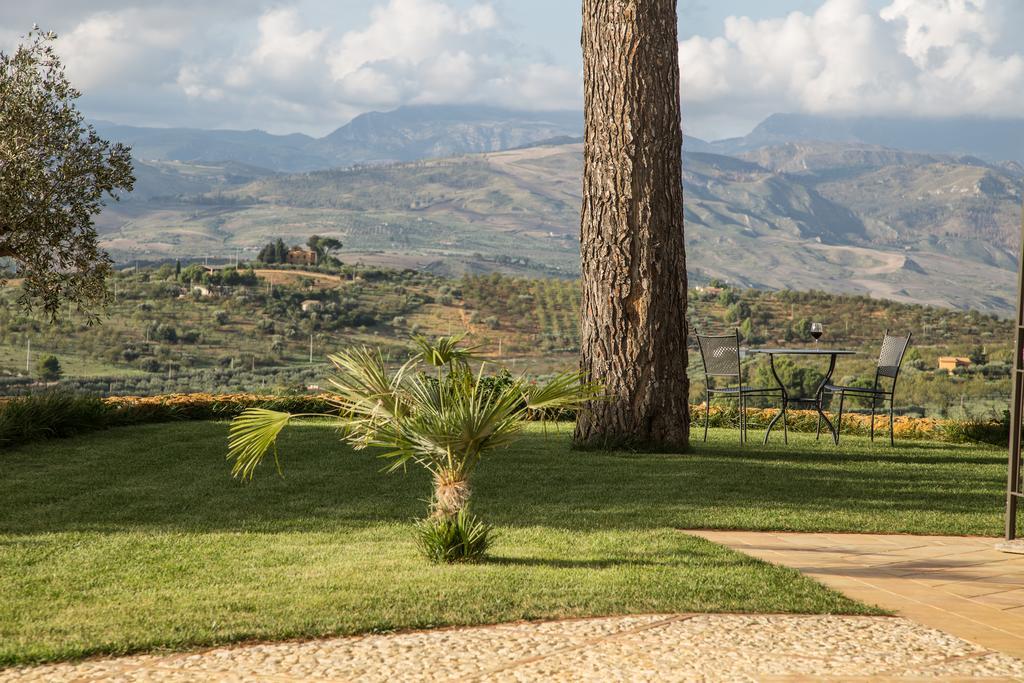 Agriturismo Feudo Muxarello Aragona Eksteriør billede