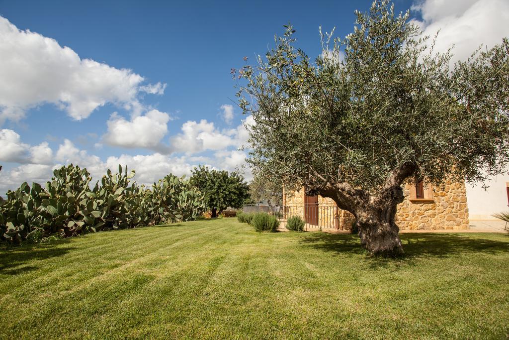 Agriturismo Feudo Muxarello Aragona Værelse billede
