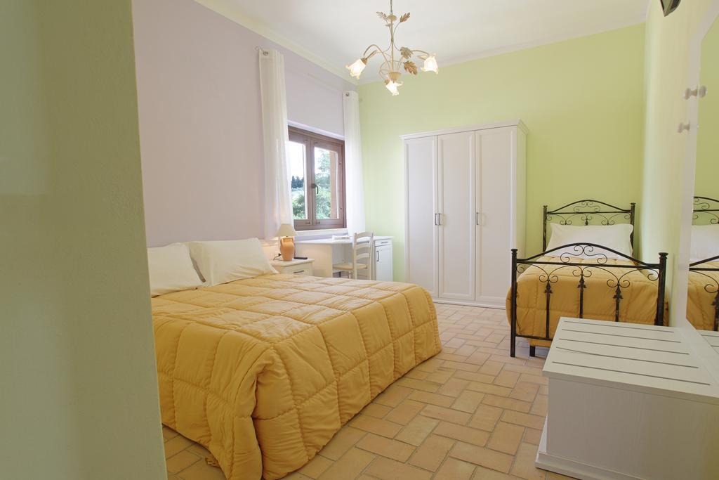 Agriturismo Feudo Muxarello Aragona Værelse billede