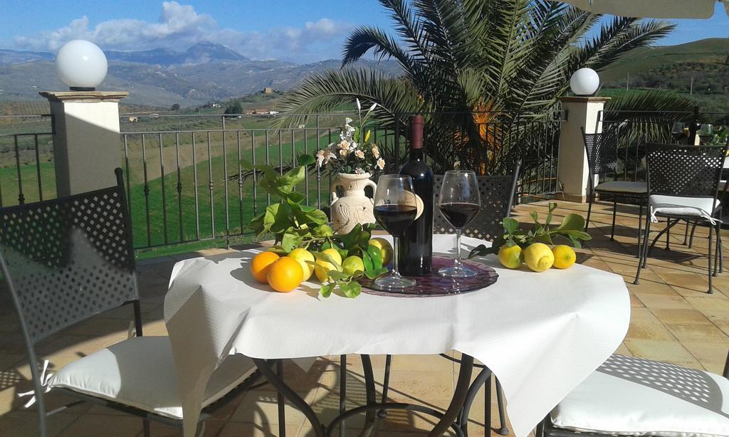Agriturismo Feudo Muxarello Aragona Eksteriør billede