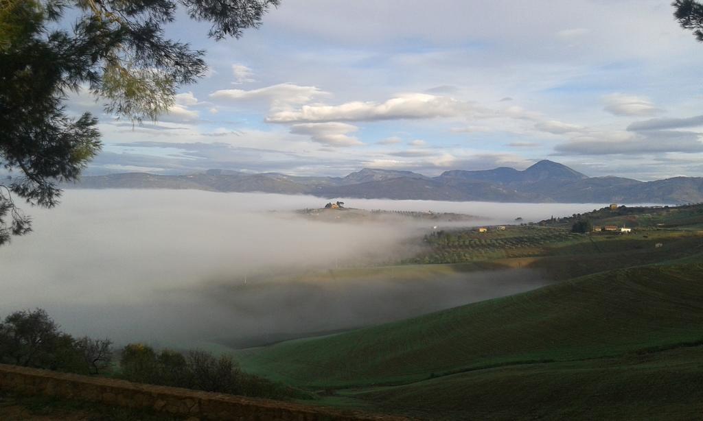Agriturismo Feudo Muxarello Aragona Eksteriør billede