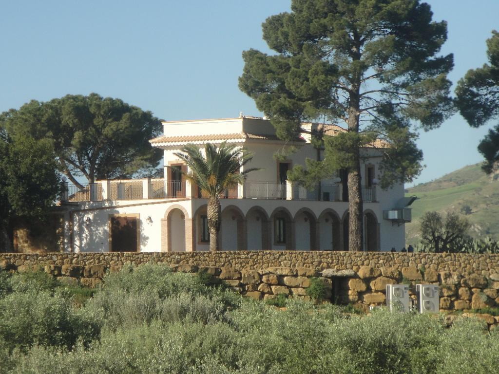 Agriturismo Feudo Muxarello Aragona Eksteriør billede
