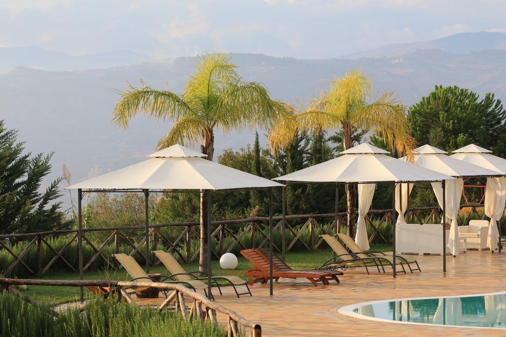Agriturismo Feudo Muxarello Aragona Eksteriør billede